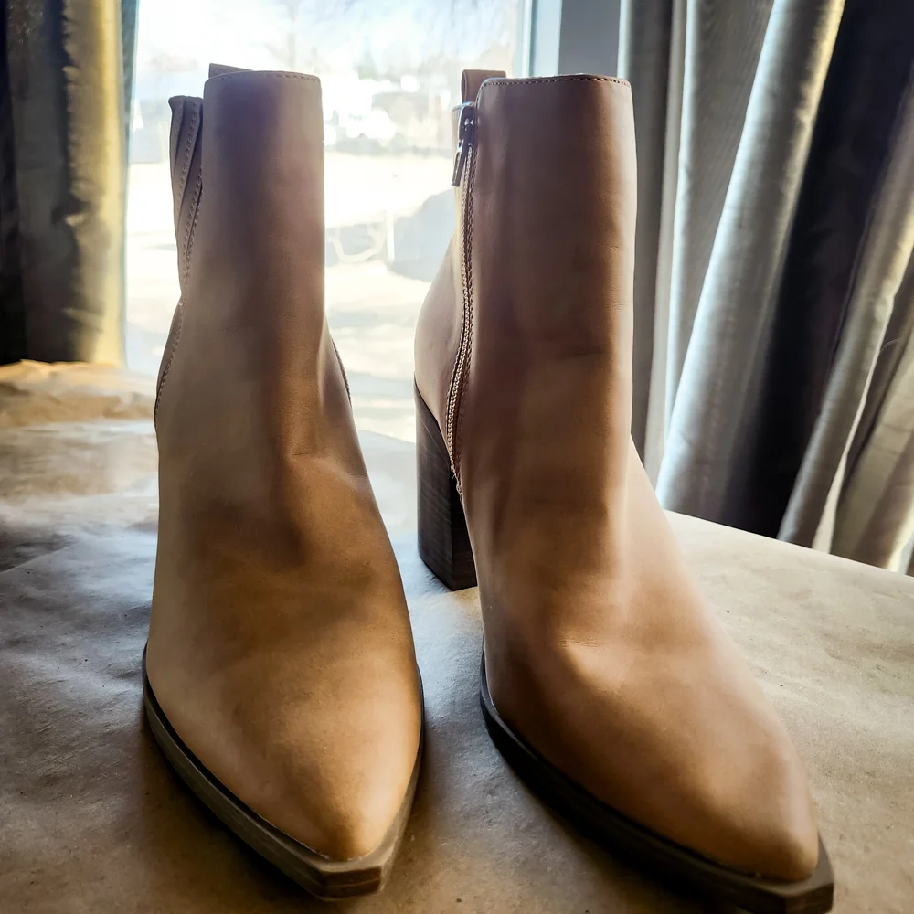 Universal Thread Tan Block Heel Ankle Booties